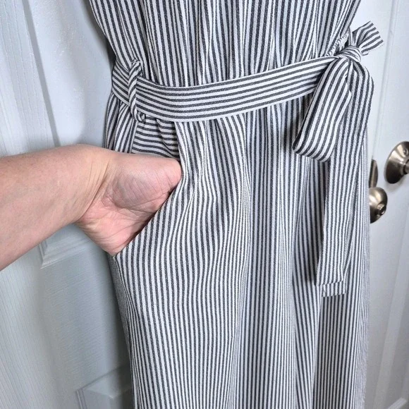 Monteau white gray pinstripe halter top wide leg‎ jumpsuit womens small - Picture 4 of 12